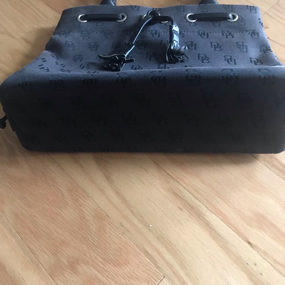 Dooney & Bourke black handbag